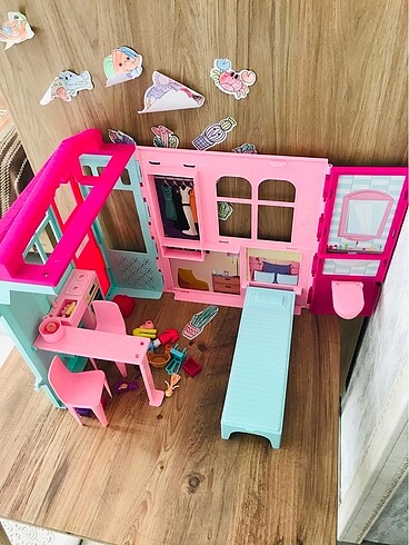 Barbie evi