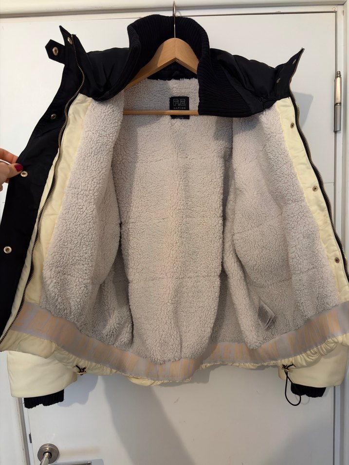 Kırık Beyaz-Siyah Oversize Kışlık Mont - Görsel 4