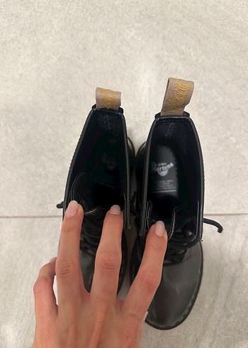 Dr Martens Kadın Gri Rugan Bağcıklı Bot - Görsel 6