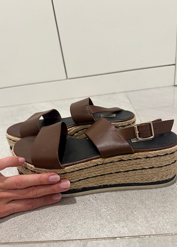 40 Beden kahverengi Renk Furla Kahverengi Deri Kadın Dolgu Topuklu Sandalet