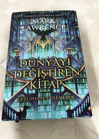 Mark Lawrence'den Yanmayın Kitap ve Dünyayı Değiştiren Kitap