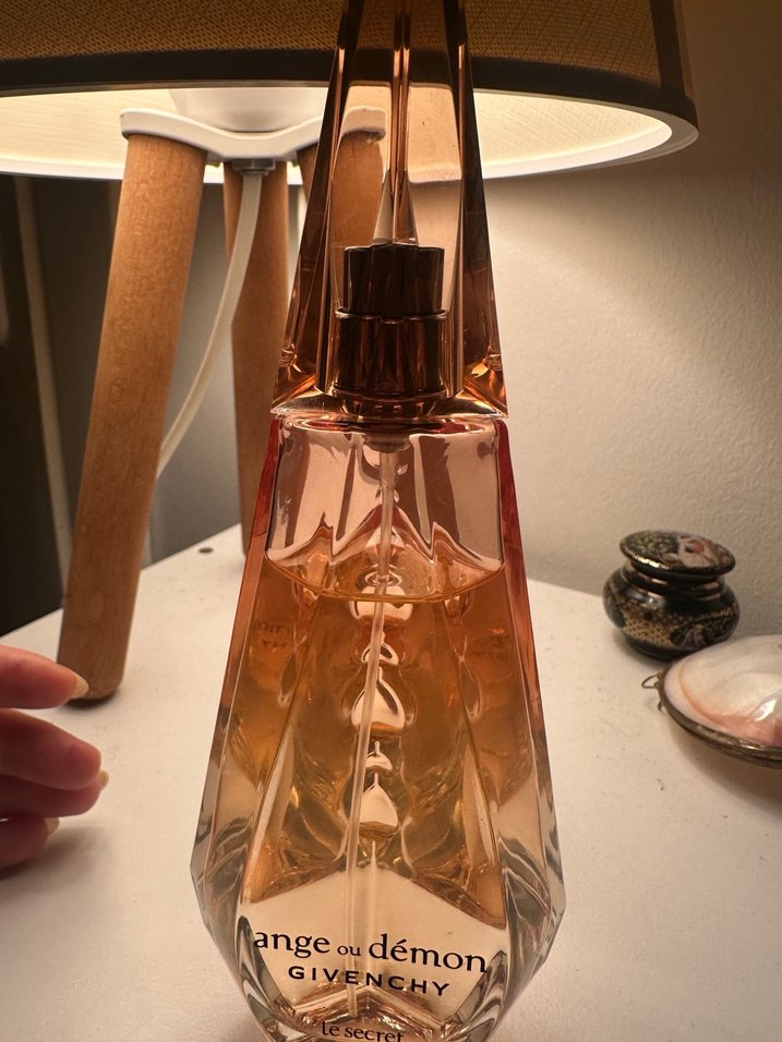 Givenchy Ange ou Démon Le Secret Kadın Parfümü - Görsel 4
