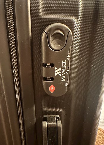 Klasik Siyah Valiz Tokalı ve kilitli - Görsel 4