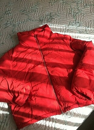 H&M kırmızi şişme mont