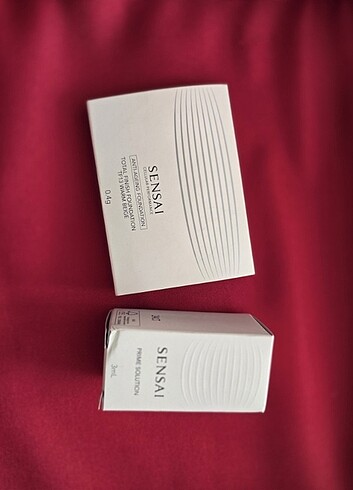  Beden Sensai Anti-Ageing Fondöten (tf13 Warren beige-0.4 g) ve Sensai 