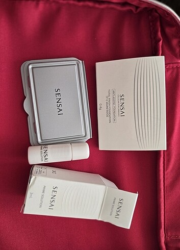 Sensai Anti-Ageing Fondöten (tf13 Warren beige-0.4 g) ve Sensai 
