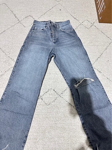 Zara yırtıklı jean