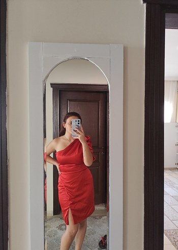 Parlak Kırmızı Drapeli Midi Abiye Elbise - Görsel 3