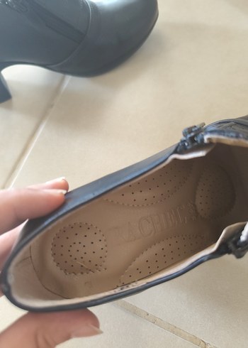 Siyah Tokalı Klasik Topuklu Kadın Ayakkabı - Görsel 7