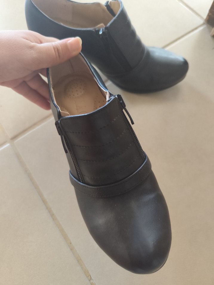 Siyah Tokalı Klasik Topuklu Kadın Ayakkabı - Görsel 5