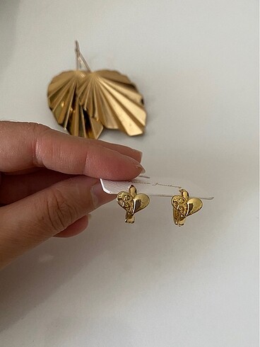 Diğer 2 adet gold küpe