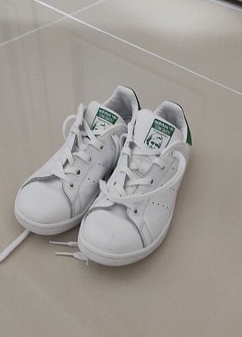 31 Beden Adidas Stan Smith Çocuk Ayakkabısı