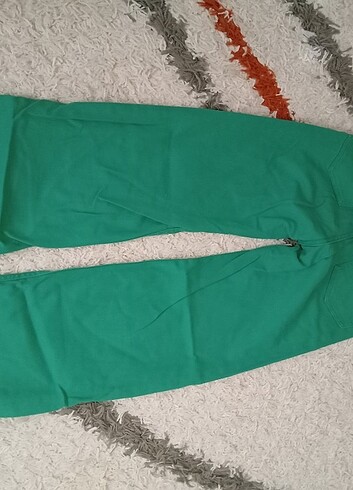 34 Beden yeşil Renk Yeşil H&M pantolon