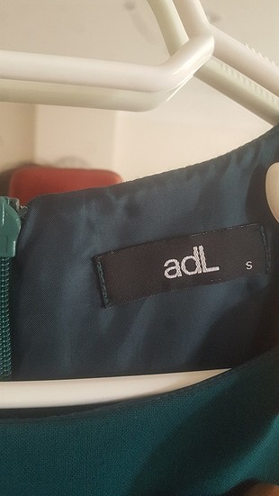 s Beden adlı yeşil elbise, s beden