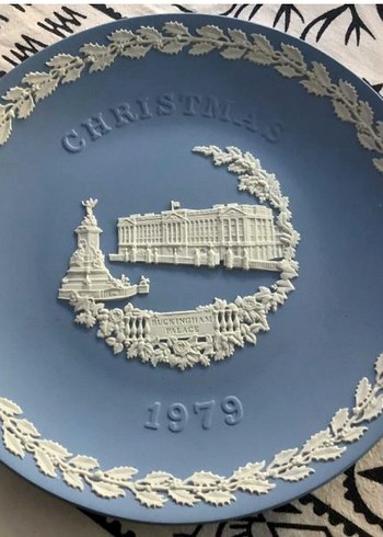 Wedgwood Mavi Parlak 1979 Buckingham Sarayı Yılbaşı Tabak