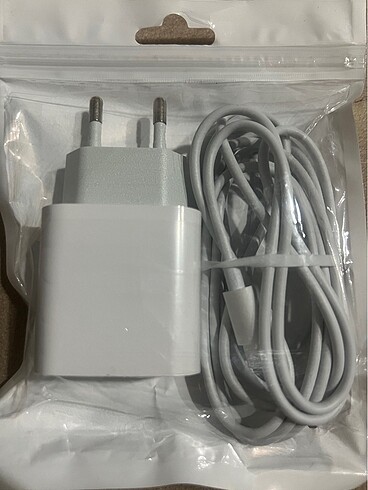 Beden 2 metre TYPE-C Kablosu ile 220V Çift Voltaj Şarj Adaptörü