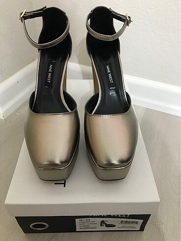 Nine West Nine West