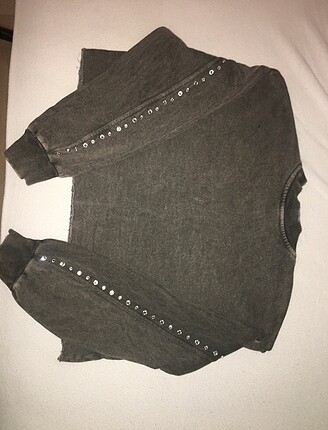 s Beden Bershka Taşlı Gri Crop Sweatshirt