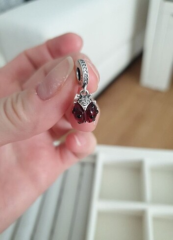 Pandora Kırmızı uğur böceği charm