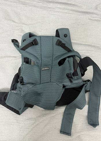 Gri BabyBjörn ana kucağı - Görsel 2