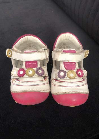 Kız Bebek Pembe Nakışlı Tokalı İlk Adım Ayakkabısı