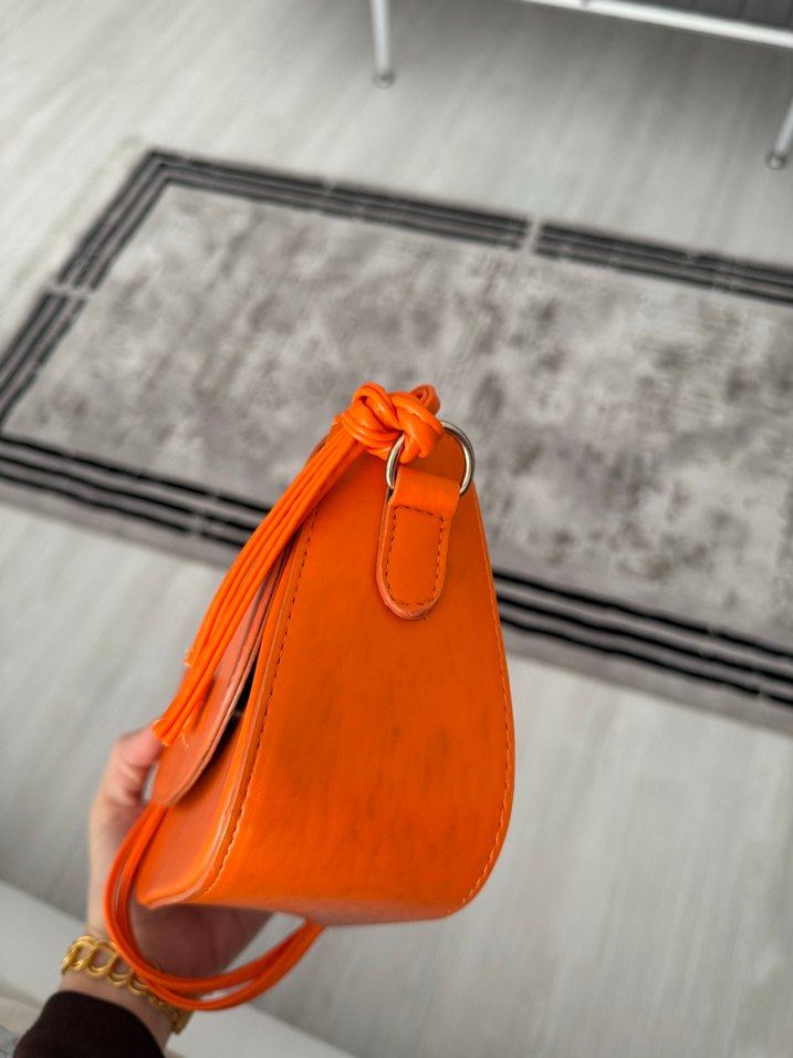 Turuncu Deri Kadın Çapraz Çanta - Görsel 3