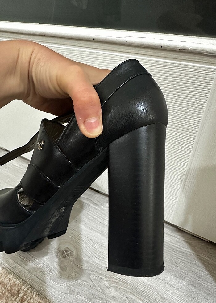 Kalın topuklu ayakkabı - Görsel 3