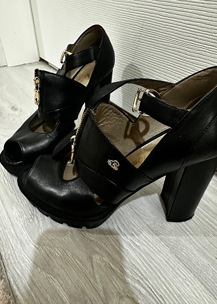 Kalın topuklu ayakkabı - Görsel 2