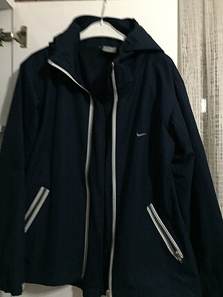 Nike yağmurluk