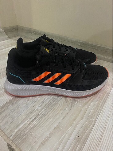 Adidas Orjinal 40 numara