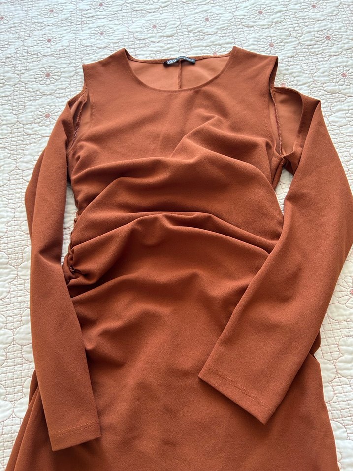 Drapeli Kahverengi Uzun Kollu omuz detaylı elbise - Görsel 2