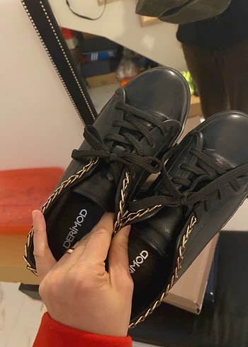 Zincir Detaylı Siyah Kadın Sneaker - Görsel 3