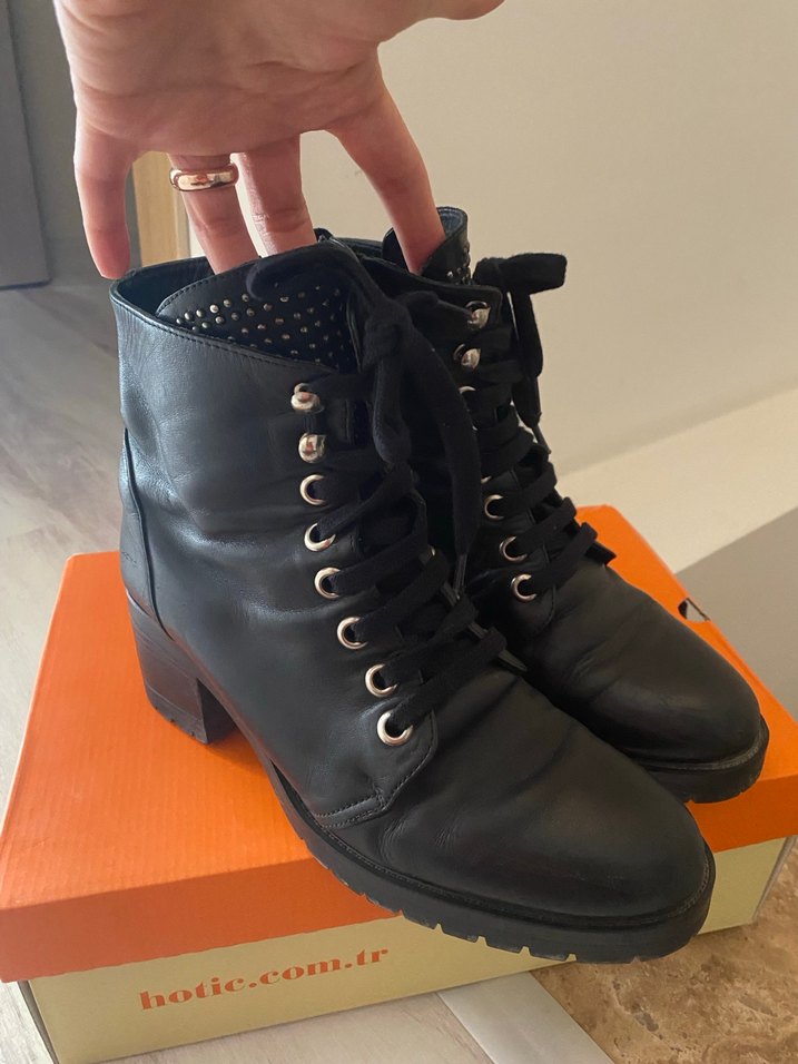 Siyah Deri Gotik Yüksek Topuklu Kadın Bot - Görsel 4