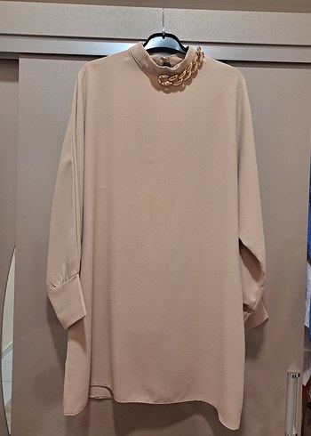 Zincir Detaylı Bej Kadın Tunik