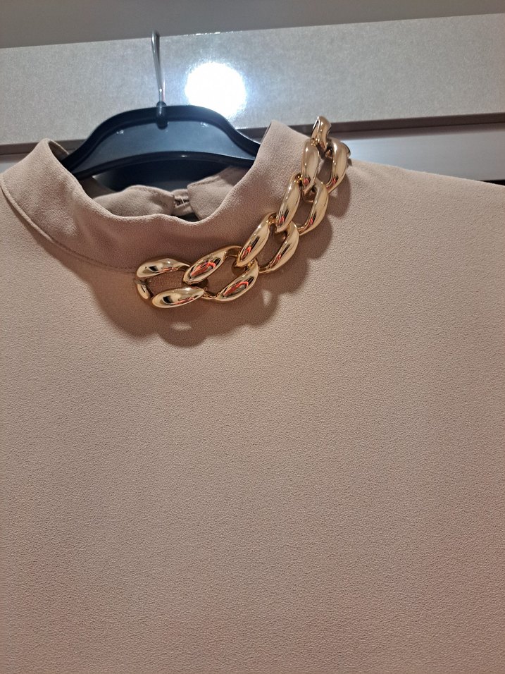 Zincir Detaylı Bej Kadın Tunik - Görsel 3