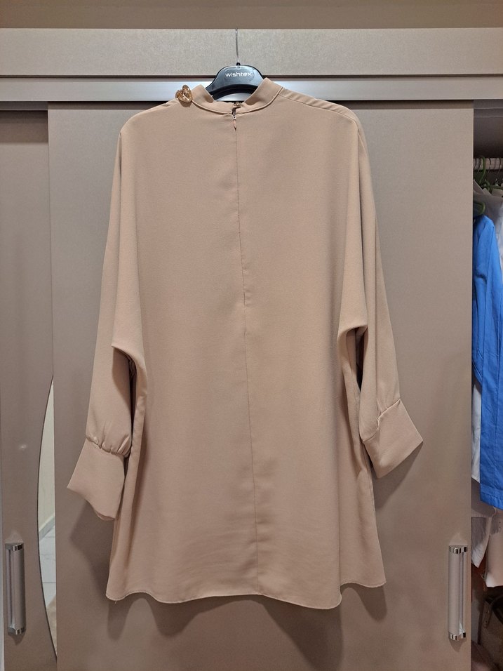 Zincir Detaylı Bej Kadın Tunik - Görsel 4