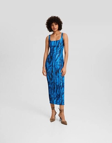 Bershka vücuda oturan elbise