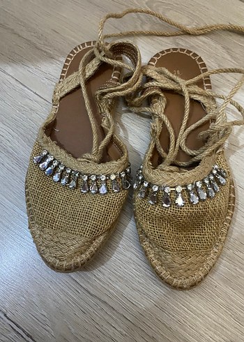 Bej Boncuklu Bohem Kadın Dolgu Topuk Sandalet