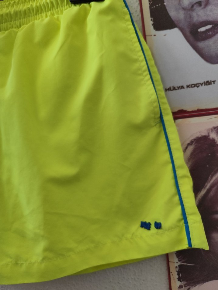 Sarı Mini Erkek Bel Detaylı Şort - Görsel 4