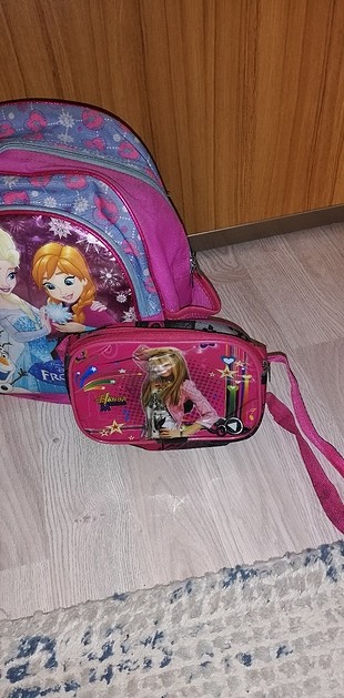 universal Beden #kız #çocuk #okulçantası sürpriz hediyeli çanta 