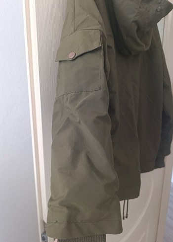 Kapüşonlu Rahat Kesim Kadın Mont - Görsel 2