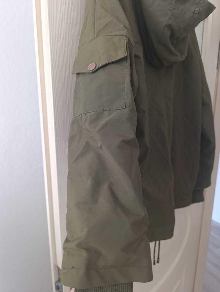 Kapüşonlu Rahat Kesim Kadın Mont - Görsel 2