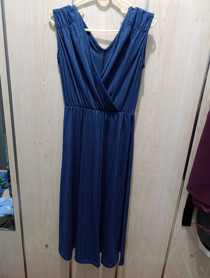 Lacivert Piliseli Uzun V Yakalı Elbise - Görsel 2