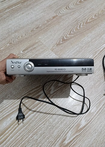 PARÇALIKTIR
NextStar YE-5500CI Dijital Uydu Alıcısı - Görsel 3