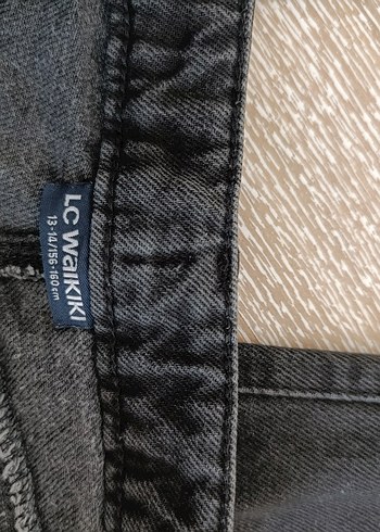 Siyah Regular Fit Yırtık Detaylı Midi Kot Pantolon - Görsel 3