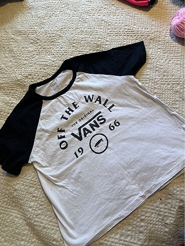 Vans tshirt.
