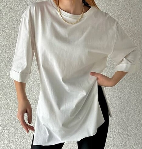 Yırtmaçlı tshirt