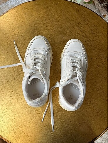 Bershka Bershka beyaz spor ayakkabı 35