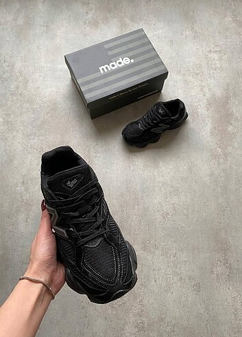 38 Beden New Balance 9060 All Black