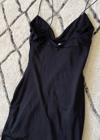 Siyah V Yaka Uzun İnce Askılı Elbise - Görsel 4